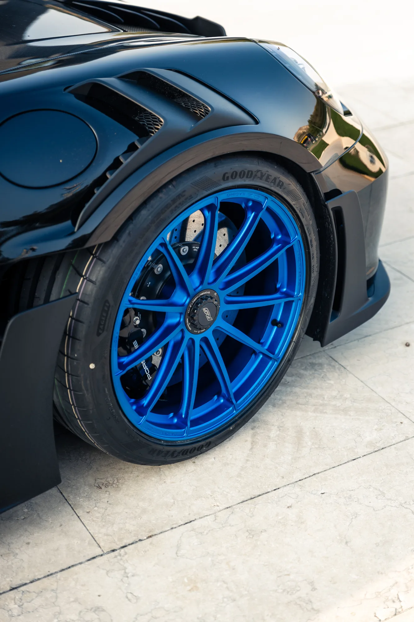 OZ Racing Ultimate Alu on Porsche 911 992.1, photo 5