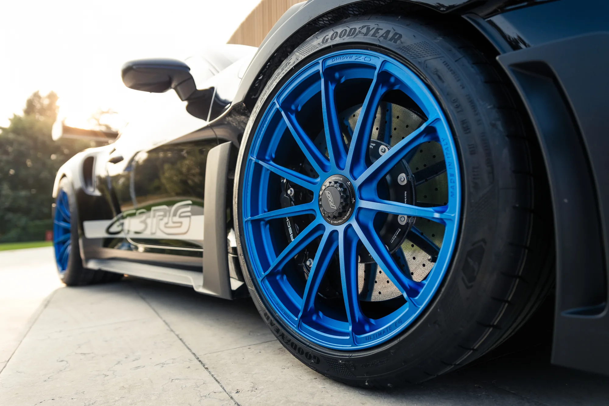 OZ Racing Ultimate Alu on Porsche 911 992.1, photo 3