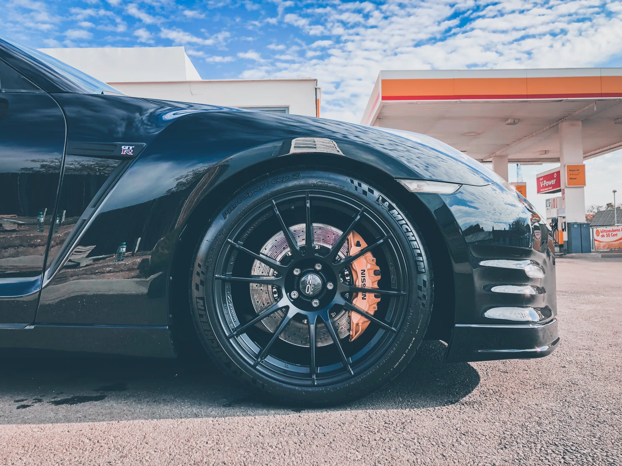 OZ Racing Ultraleggera HLT on Nissan GT-R R35.1