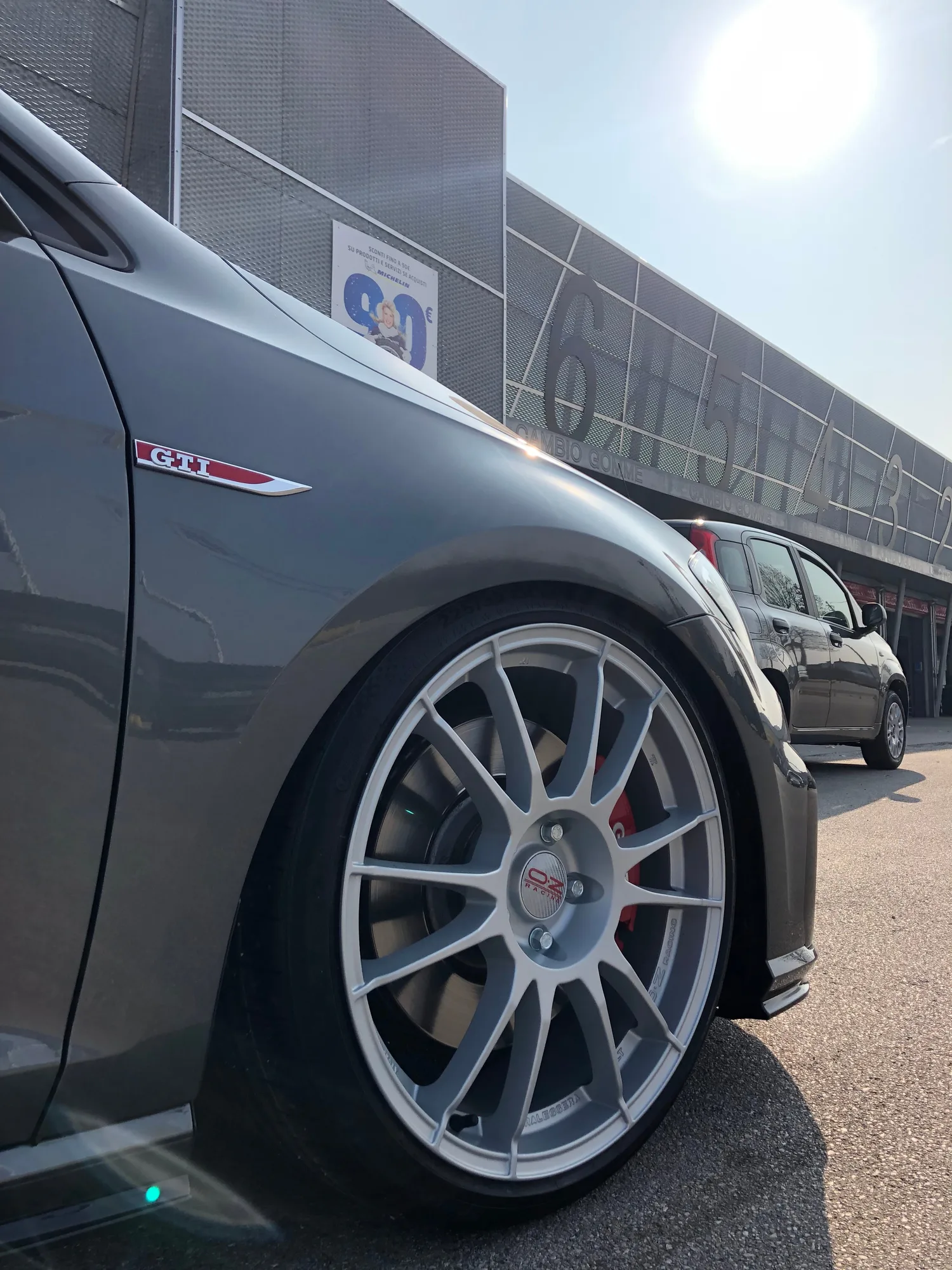 OZ Racing Ultraleggera HLT on Volkswagen Golf Mk6 (Typ 5K)