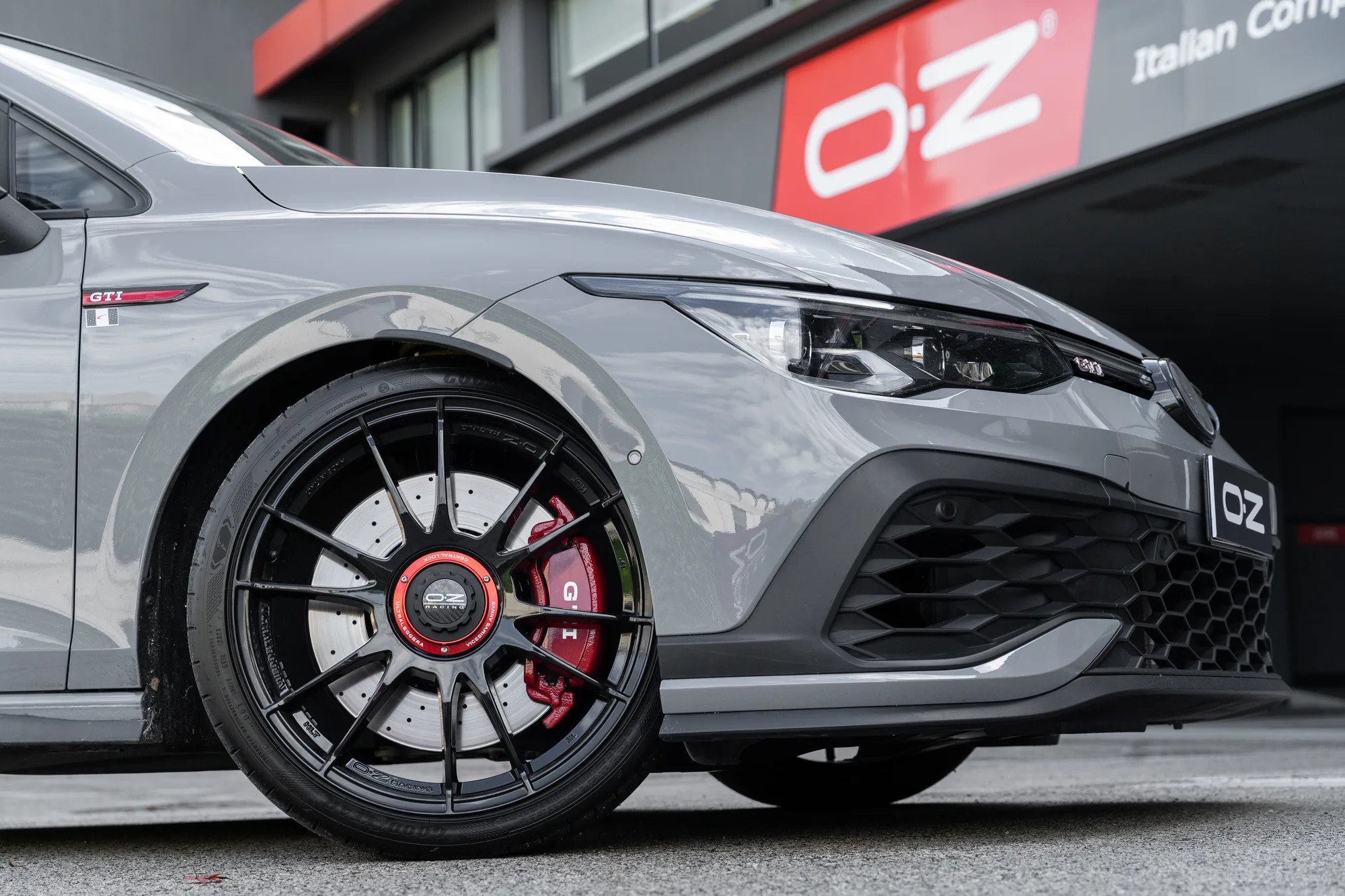 OZ Racing Ultraleggera XX on Volkswagen Golf Mk8 (Typ CD).2, photo 4