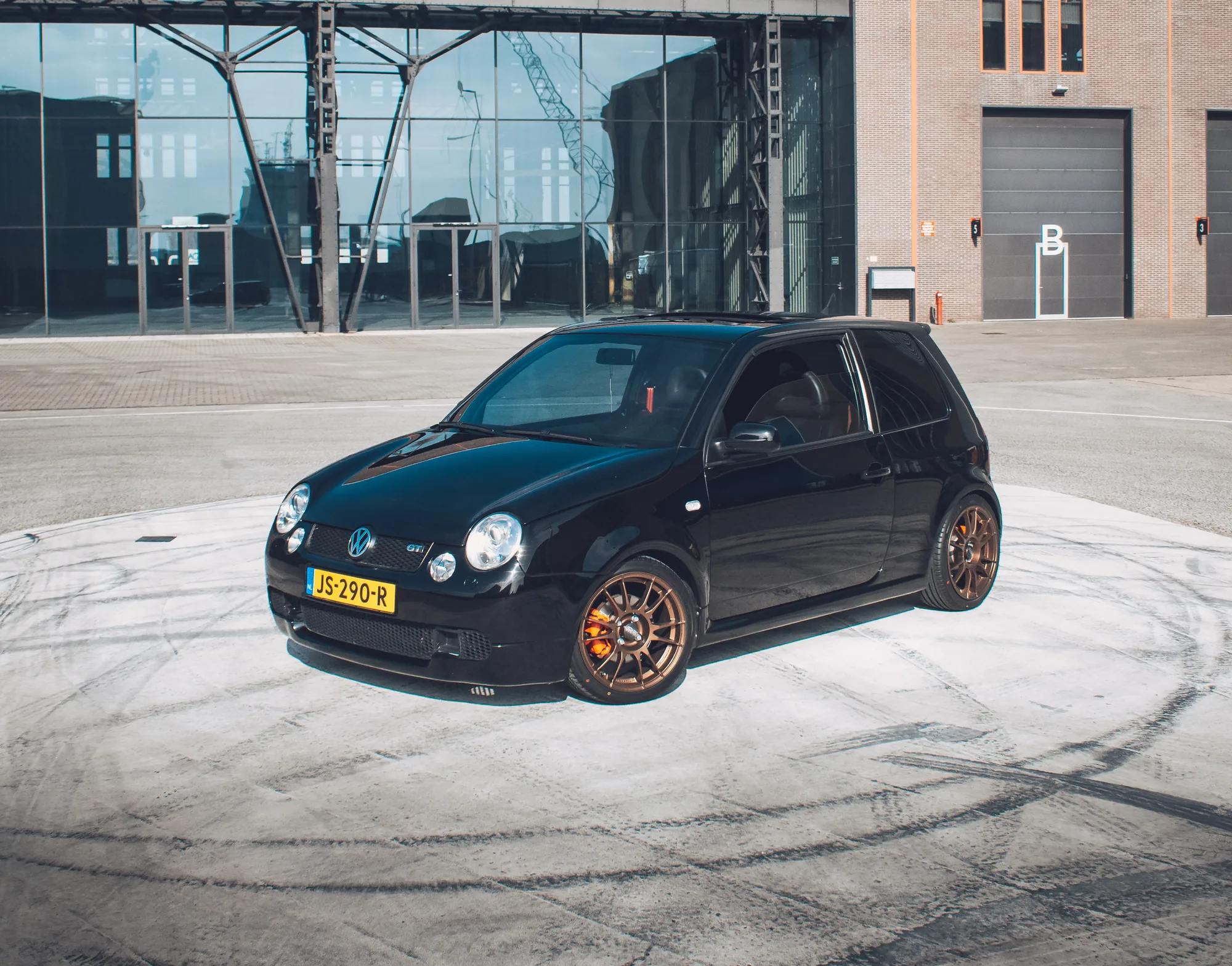 OZ Racing Ultraleggera on Volkswagen Lupo Typ 6X