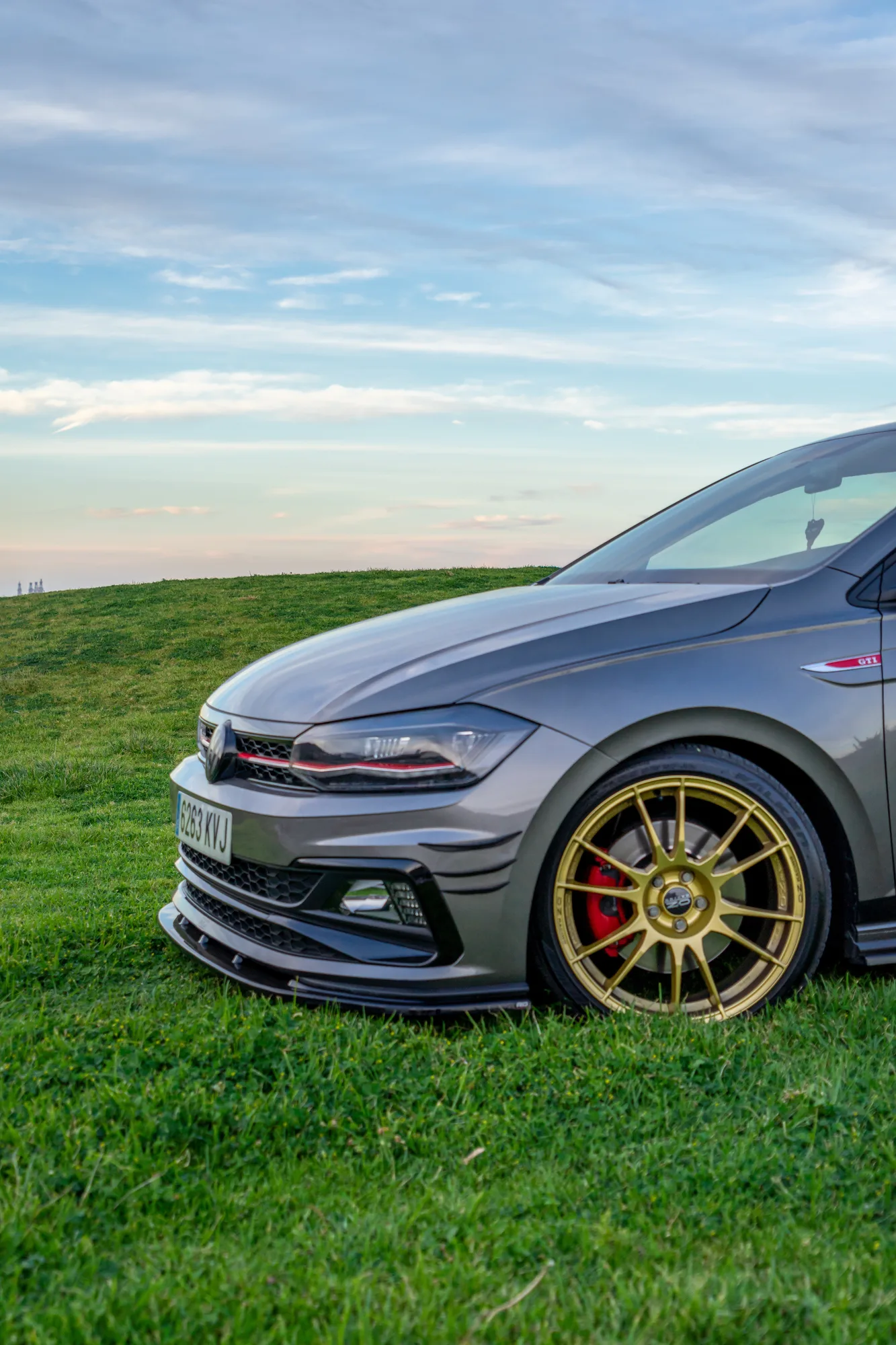 OZ Racing Ultraleggera on Volkswagen Polo Mk6 (AW), photo 10