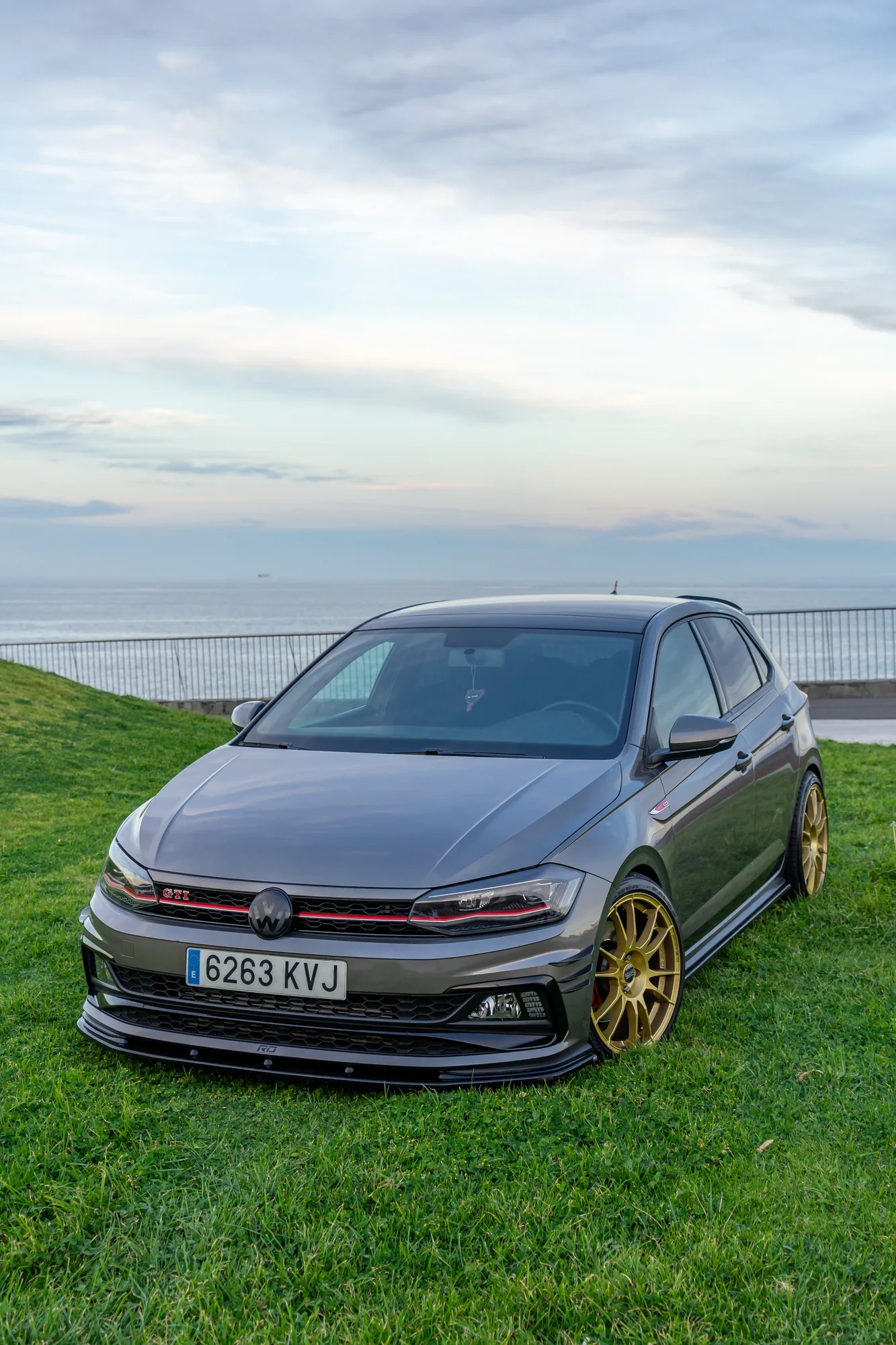 OZ Racing Ultraleggera on Volkswagen Polo Mk6 (AW)