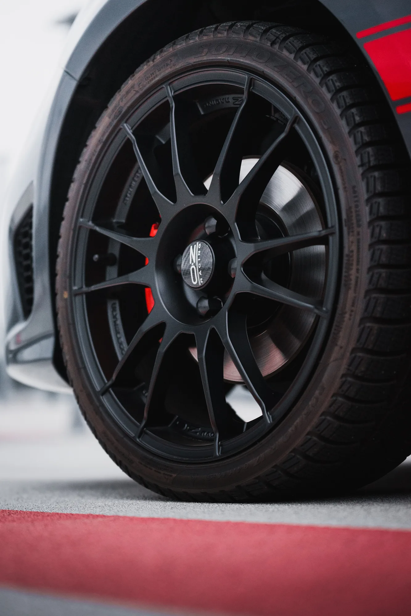 OZ Racing Ultraleggera on Abarth 500 312 (2008-2014), photo 6