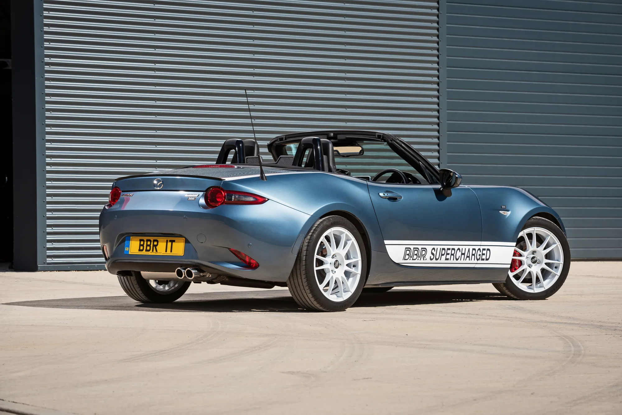 OZ Racing Ultraleggera on Mazda MX-5 ND
