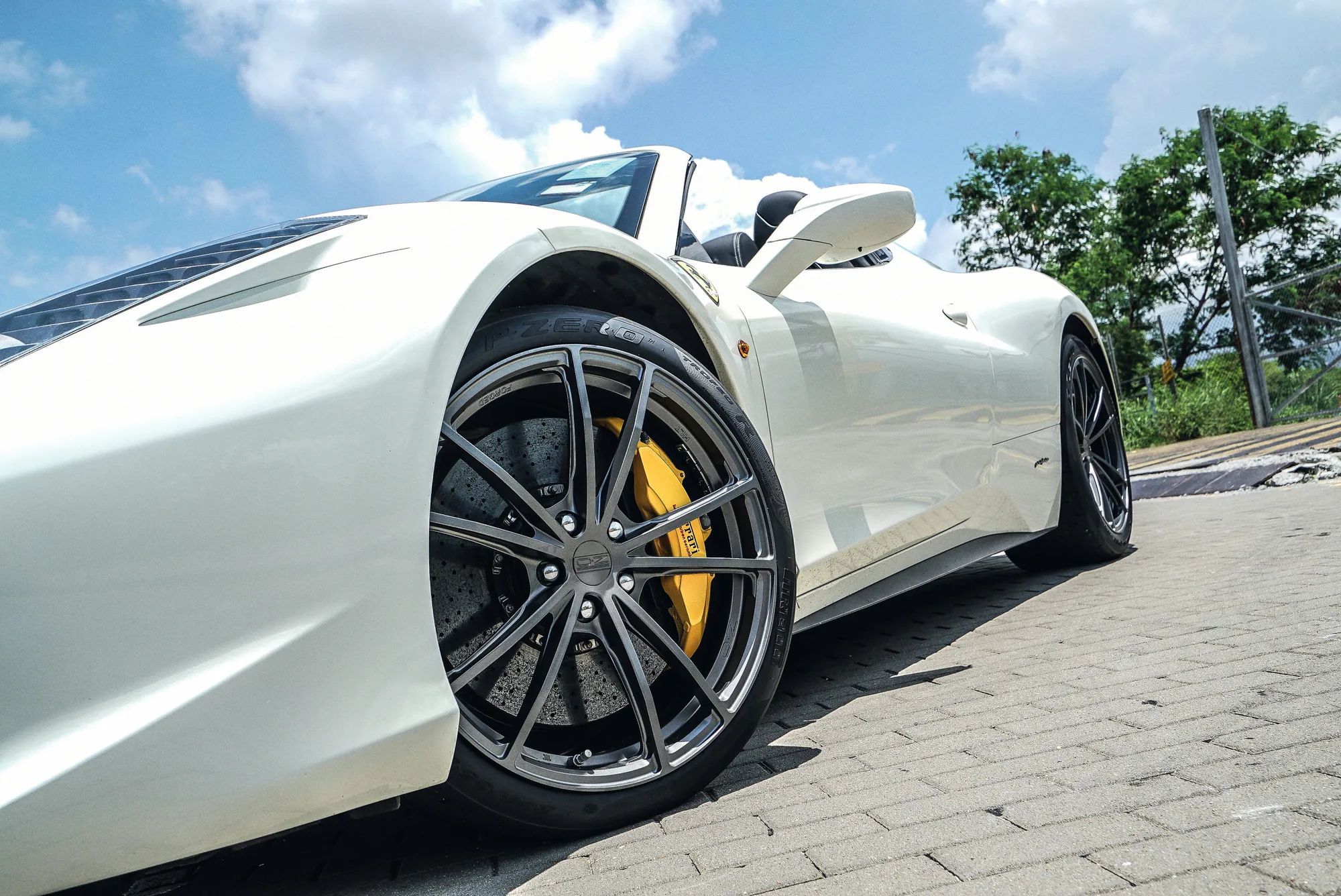 OZ Racing Zeus on Ferrari 458 F142