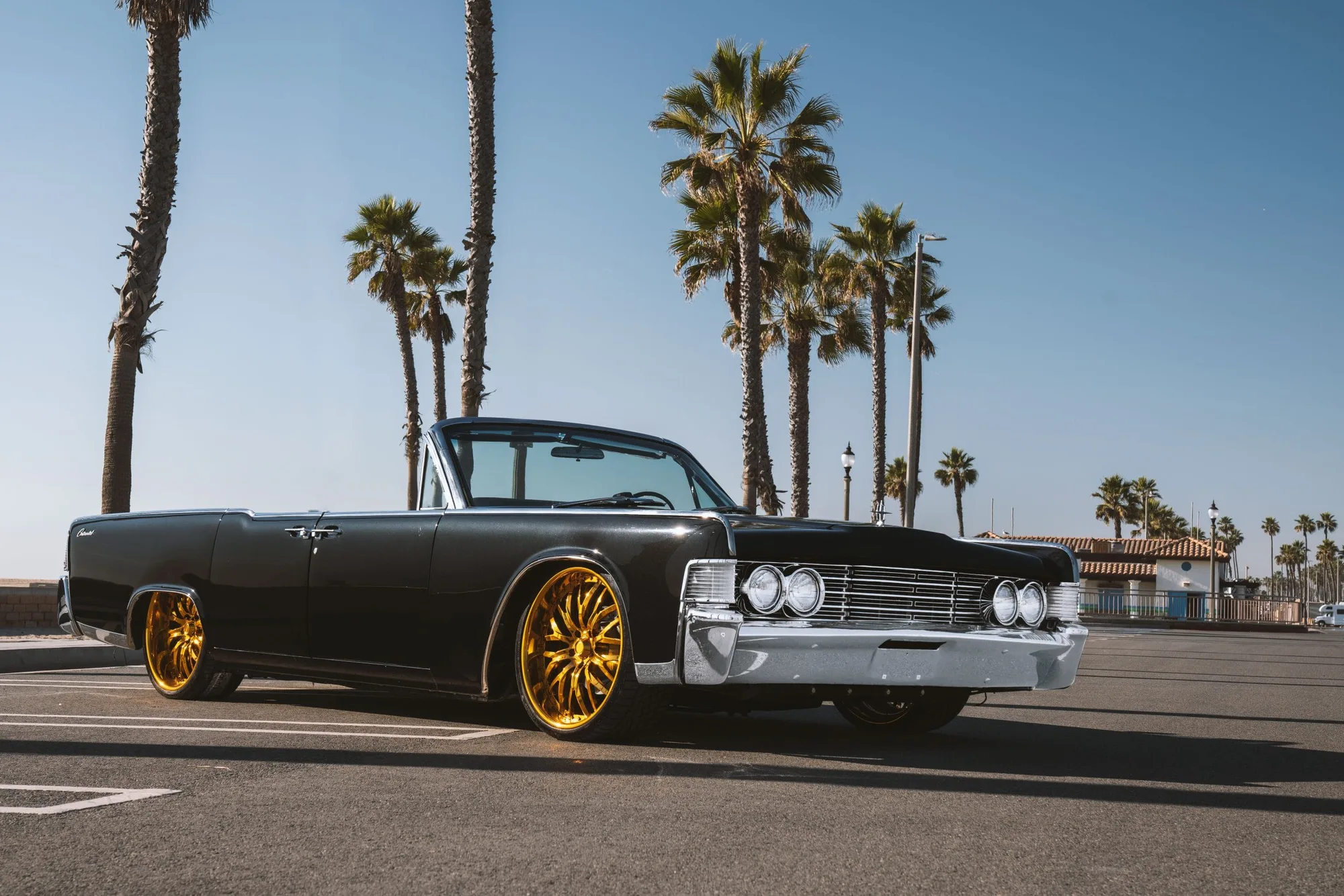 Savini C2-5 on Lincoln Continental 4th gen