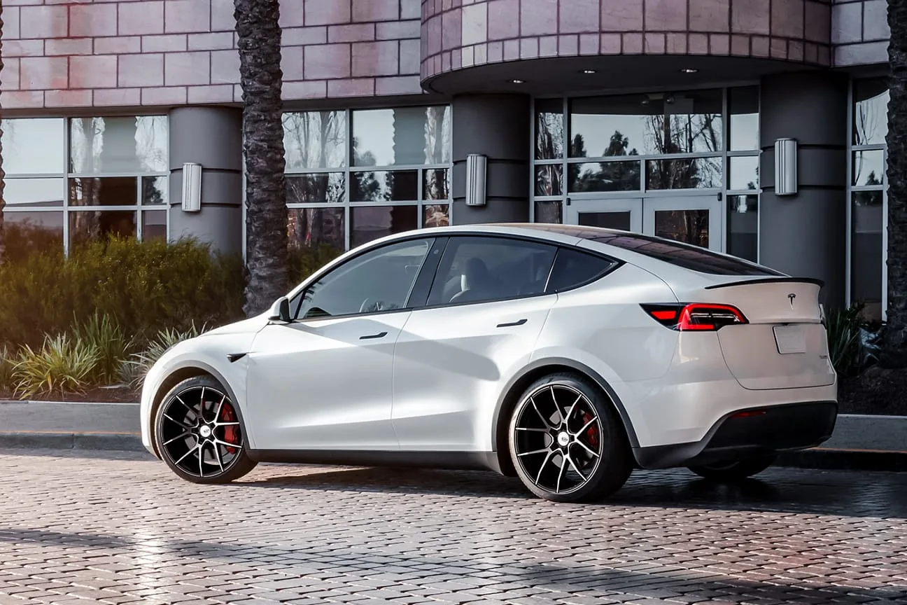 Savini Forged Wheels on Tesla Model Y Original (2020-)