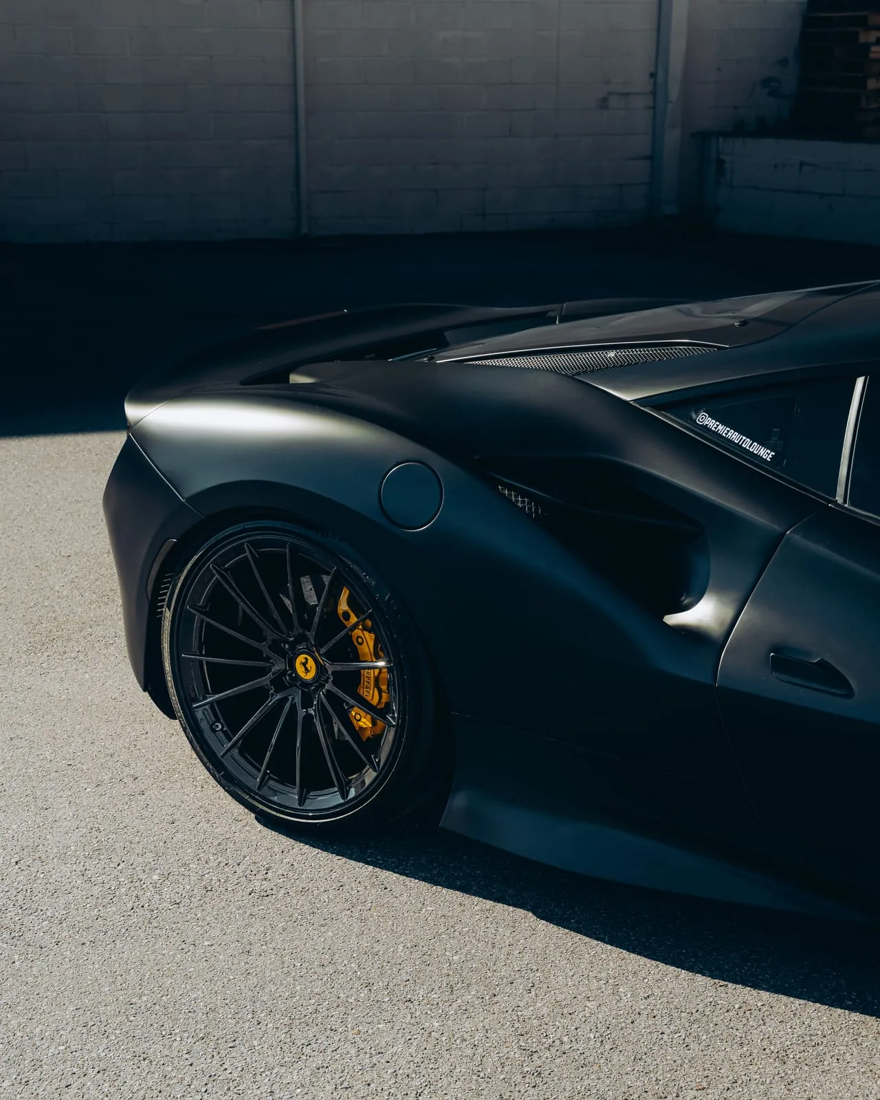 Savini R2 Gloss Black on Ferrari F8 F142MFL, photo 4