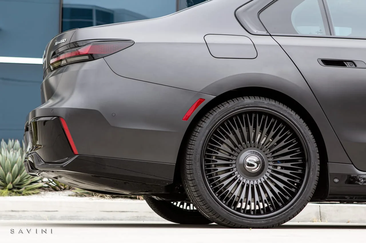 Savini SL10 on BMW i7 G70.1, photo 12