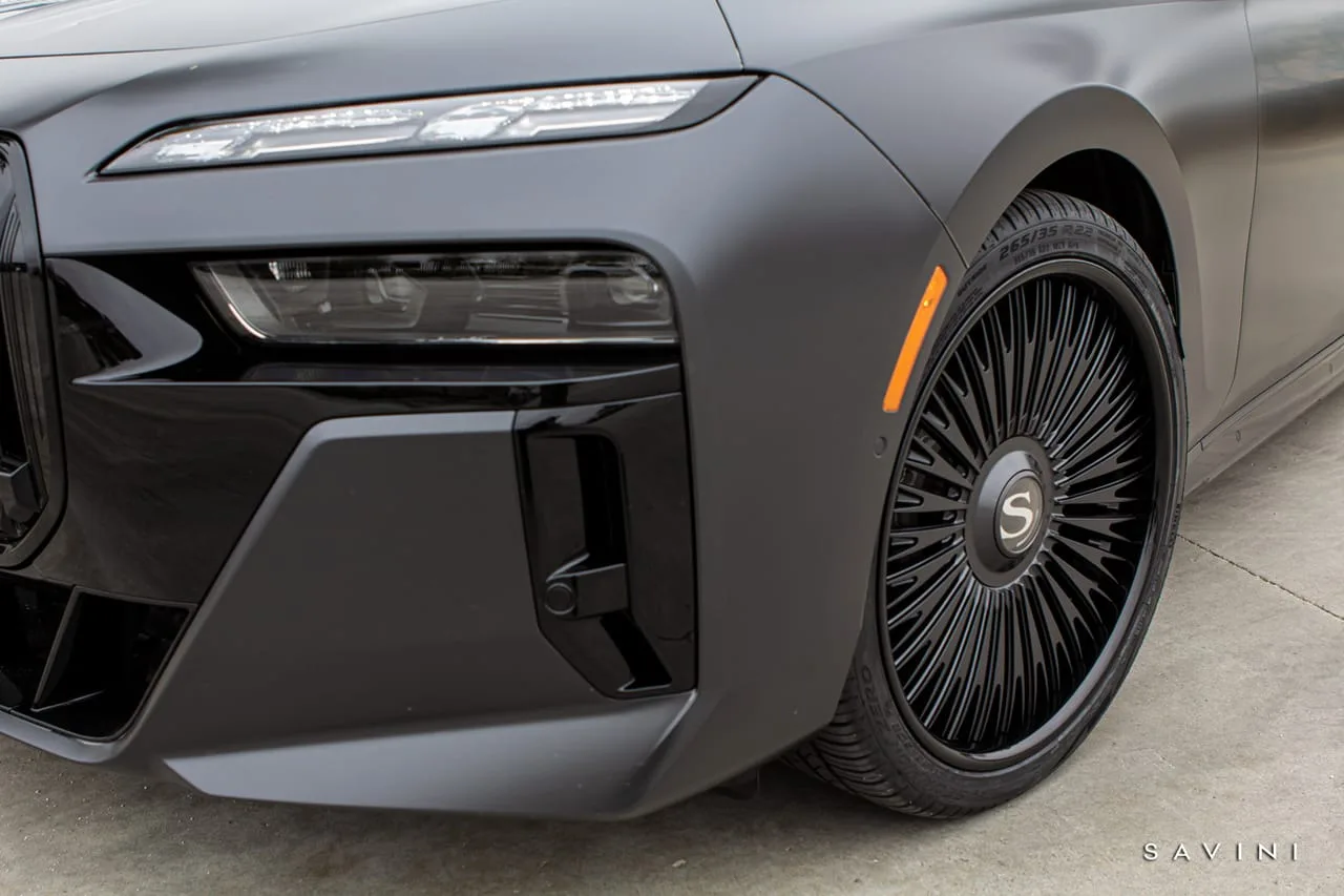 Savini SL10 on BMW i7 G70.1, photo 5