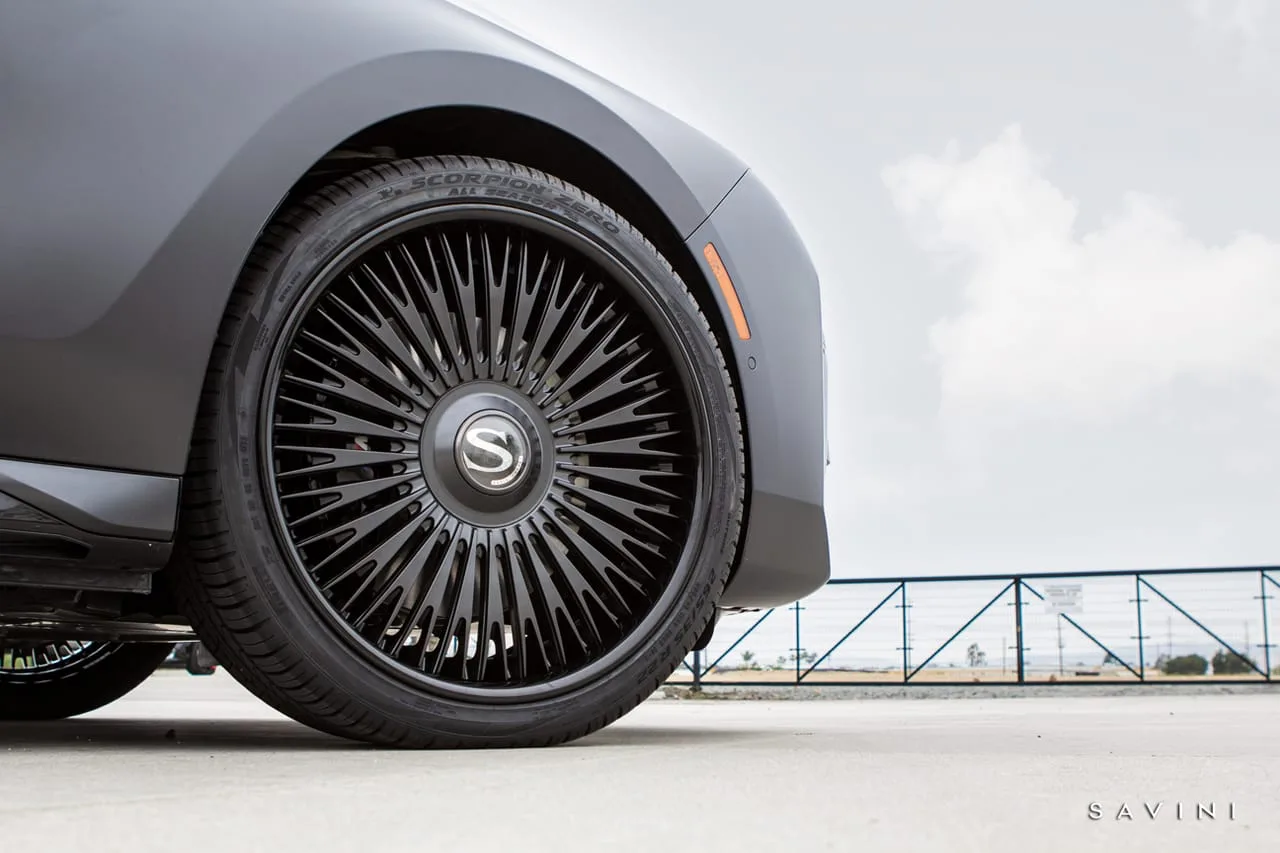 Savini SL10 on BMW i7 G70.1, photo 8