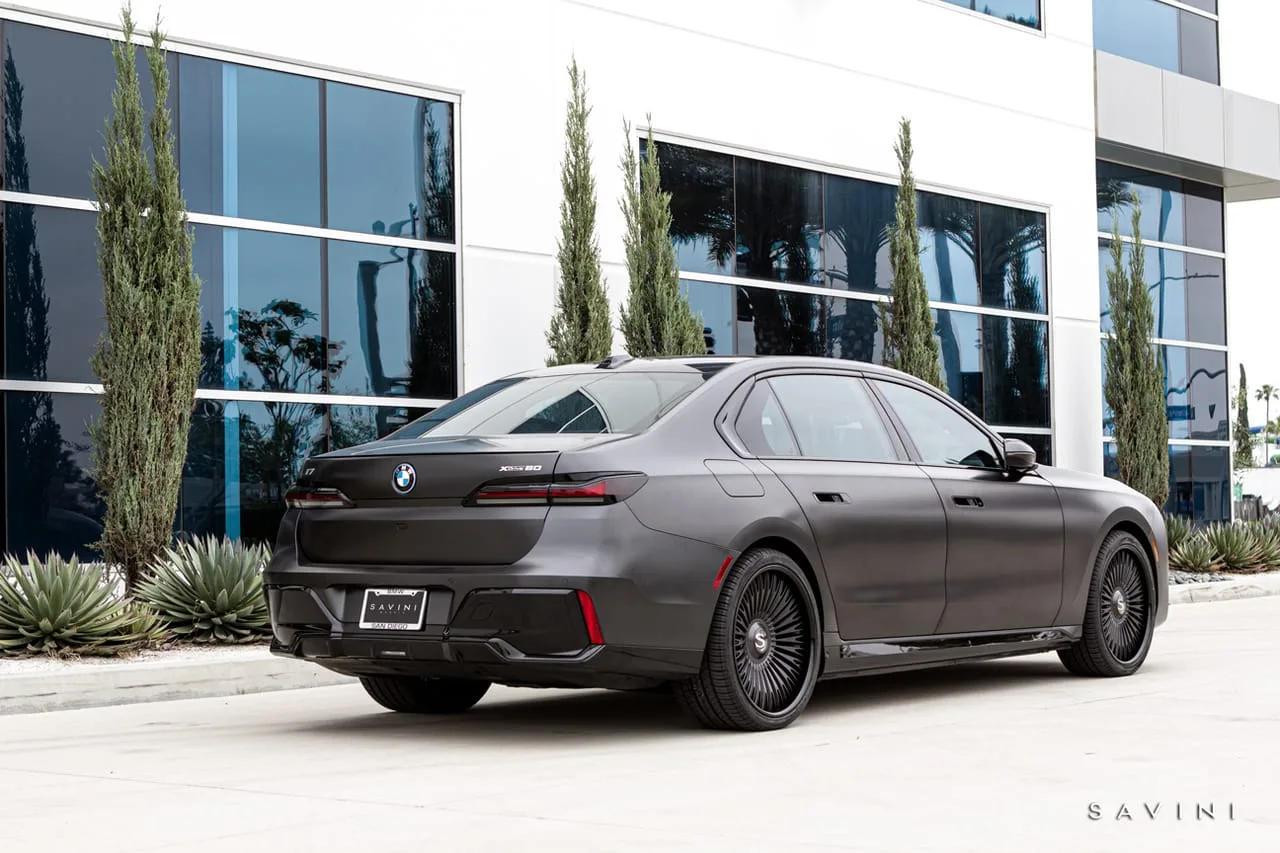 Savini SL10 on BMW i7 G70.1, photo 11