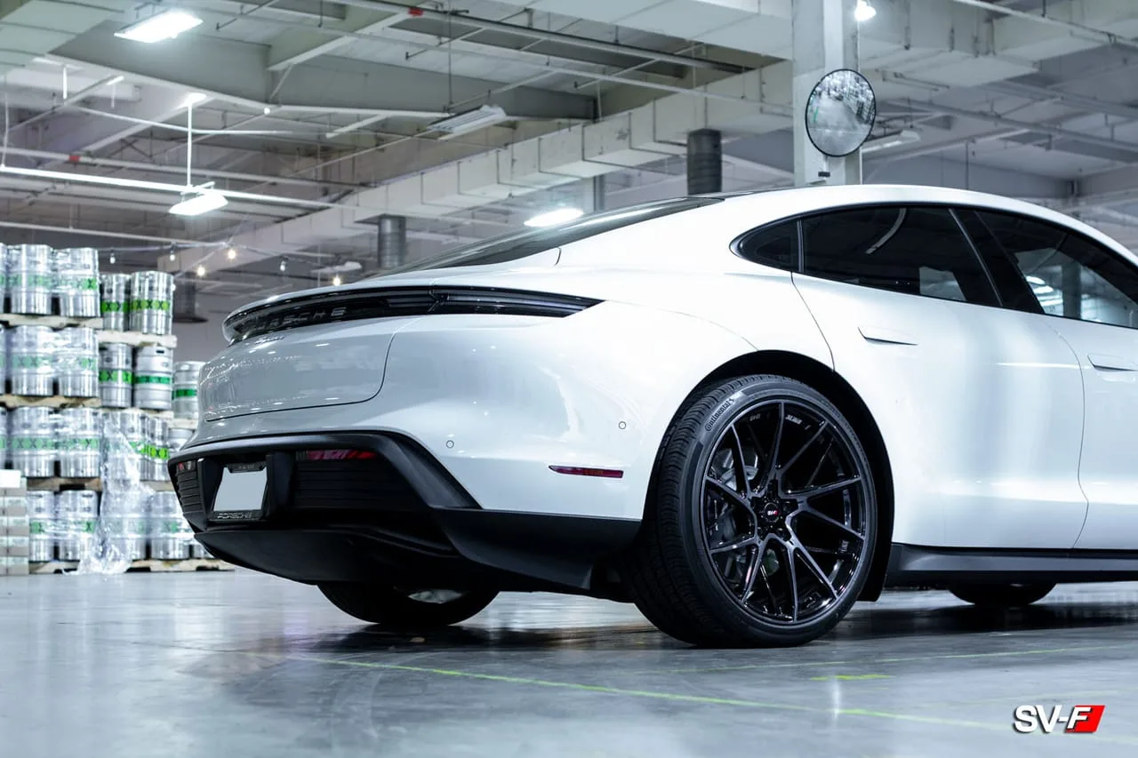 Savini SV-F6 Gloss Black on Porsche Taycan J1.1, photo 4