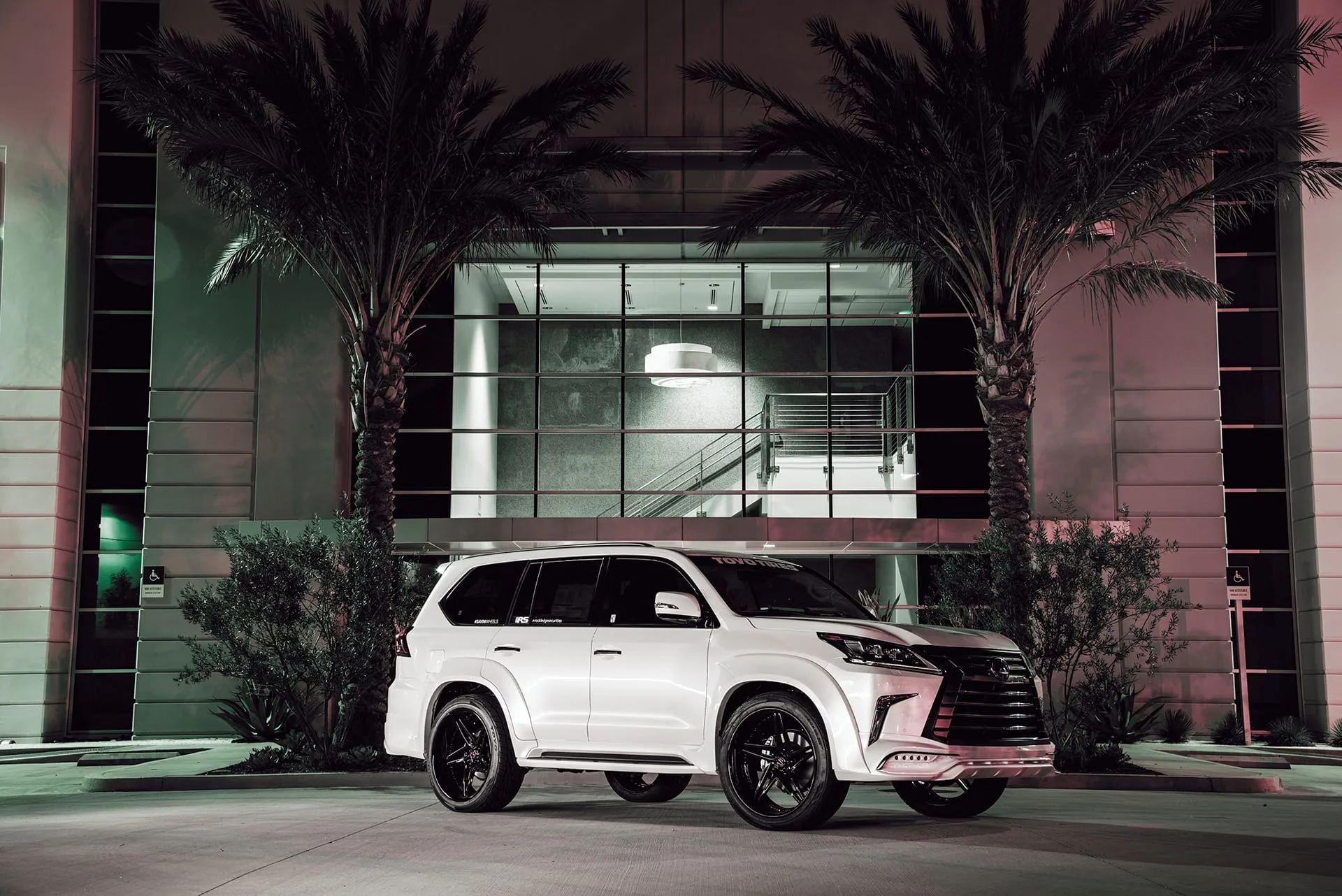 Savini SV71 on Lexus LX URJ200 (LX 570)