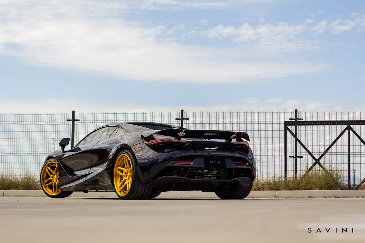 Savini SV82 on McLaren 720S, photo 9