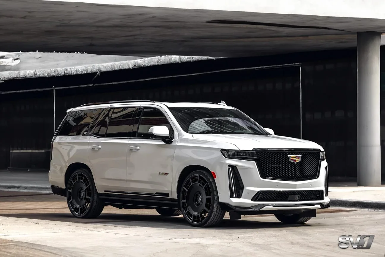 Savini X4 Gloss Black on Cadillac Escalade 5th gen (GMT T1XX)
