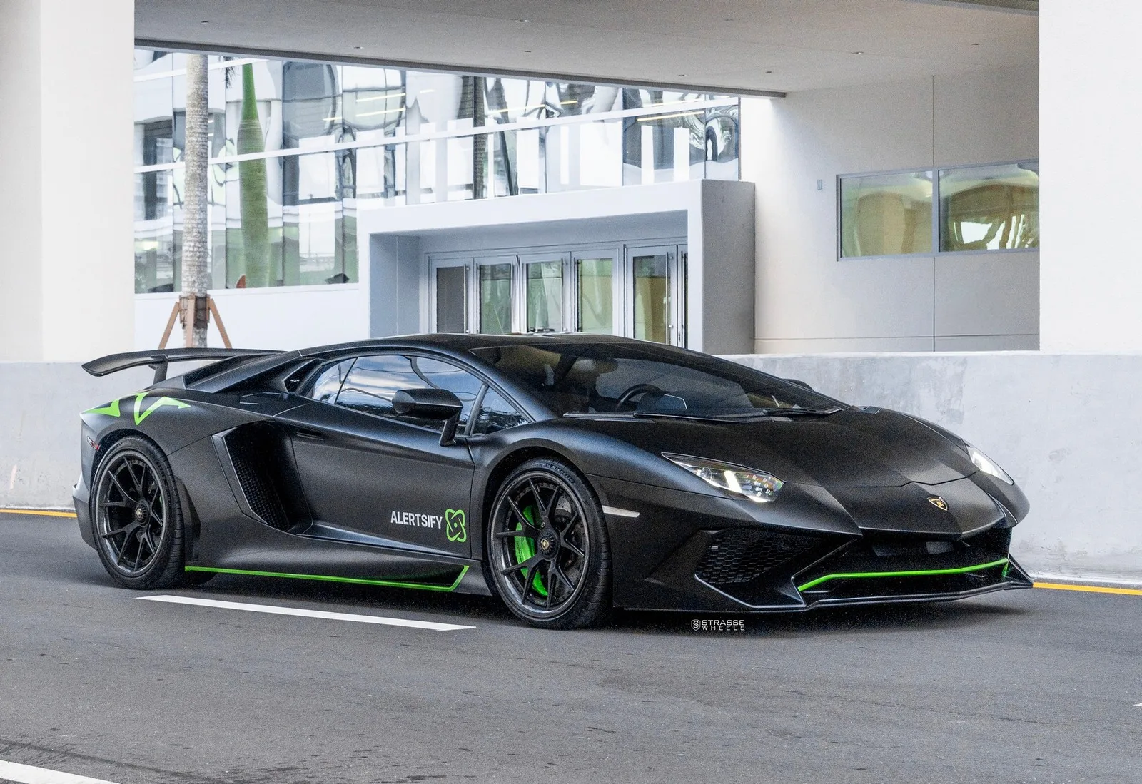 Strasse CL5R Ultralight Carbon Series on Lamborghini Aventador First Gen.1, photo 2