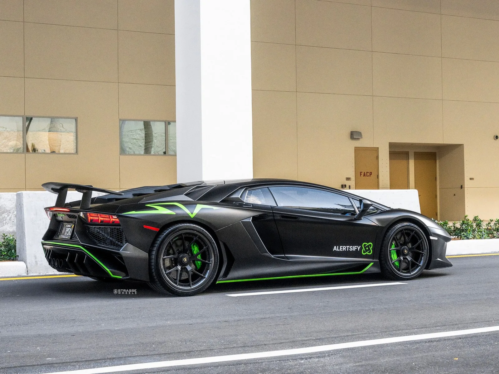 Strasse CL5R Ultralight Carbon Series on Lamborghini Aventador First Gen.1, photo 11