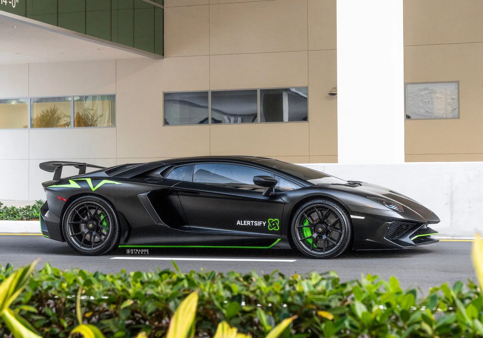 Strasse CL5R Ultralight Carbon Series on Lamborghini Aventador First Gen.1, photo 3
