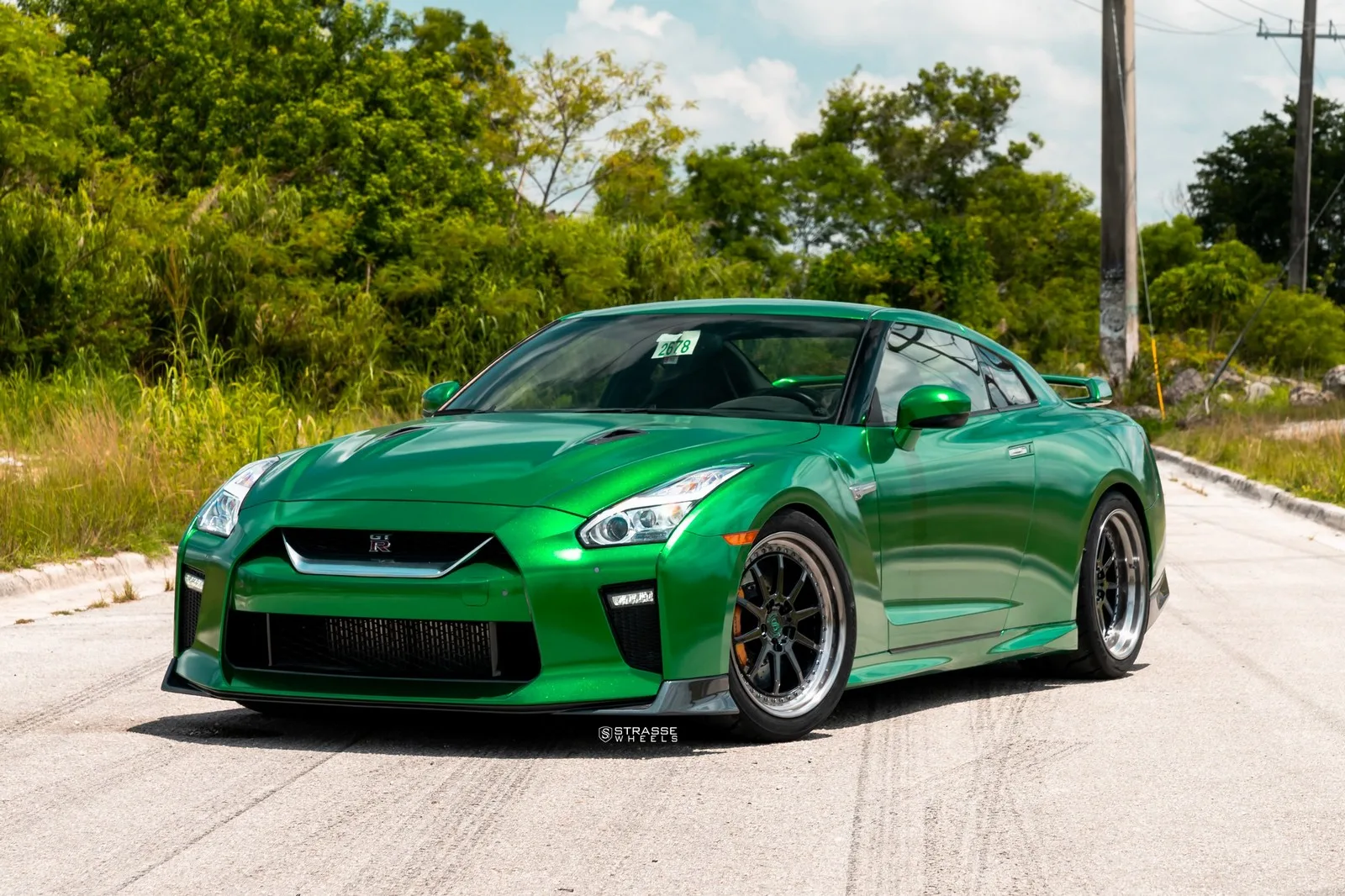 Strasse R10 Competition Series on Nissan GT-R R35.2
