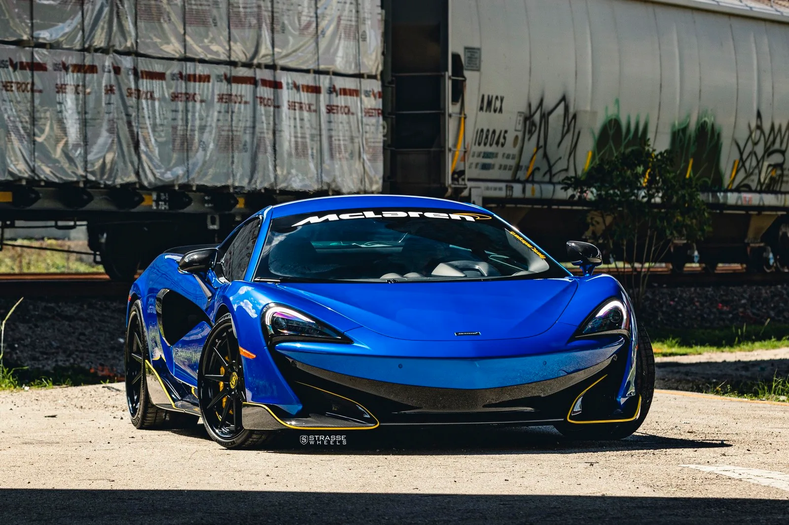 Strasse R10 Deep Concave FS on McLaren 600LT, photo 3
