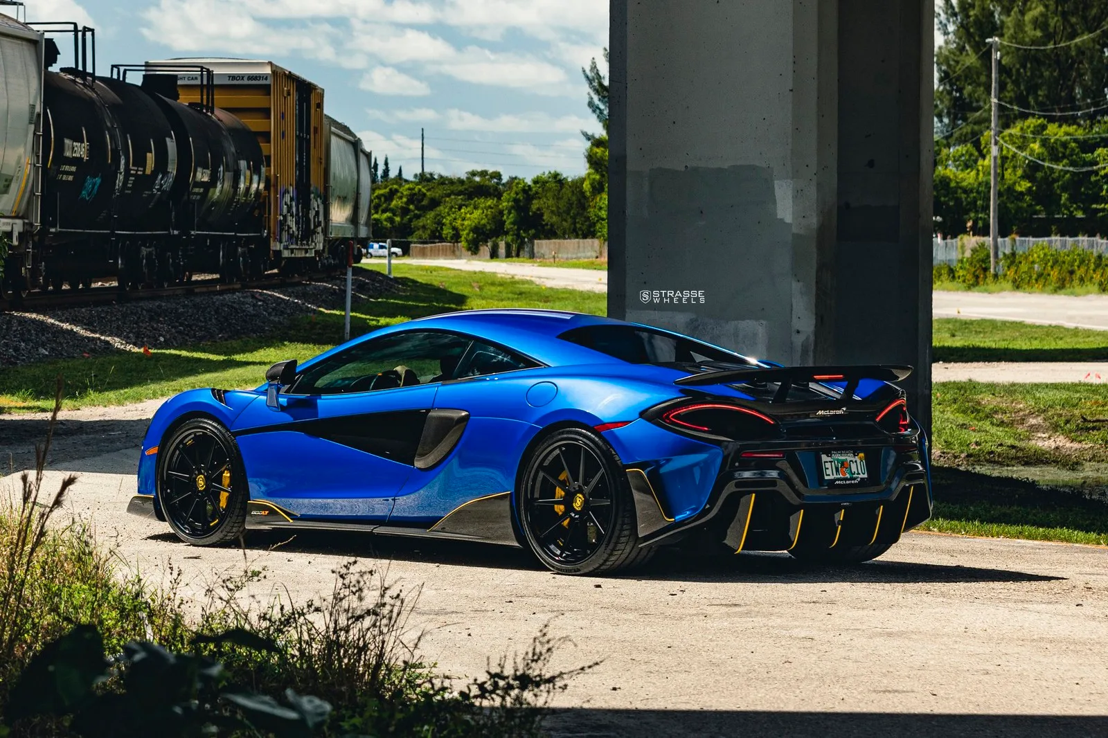 Strasse R10 Deep Concave FS on McLaren 600LT, photo 8
