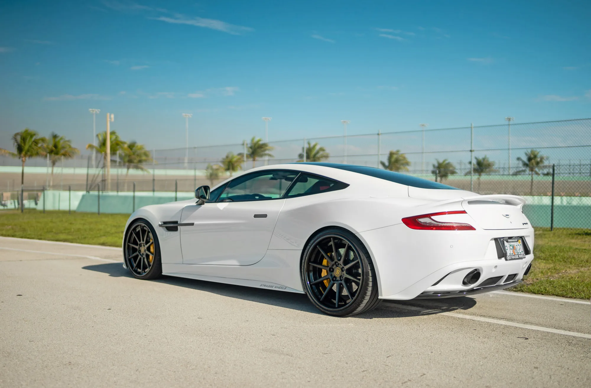 Strasse R10 Deep Concave FS on Aston Martin Vanquish (2012)