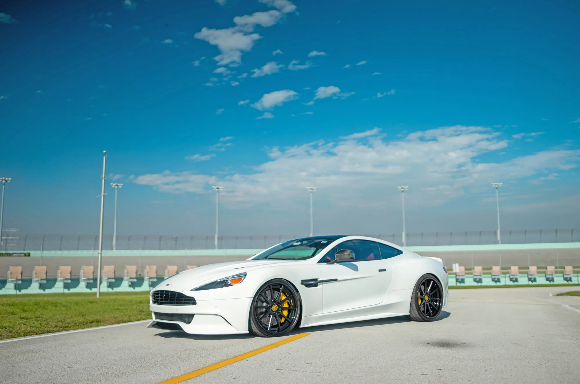 Strasse R10 Deep Concave FS on Aston Martin Vanquish (2012), photo 9