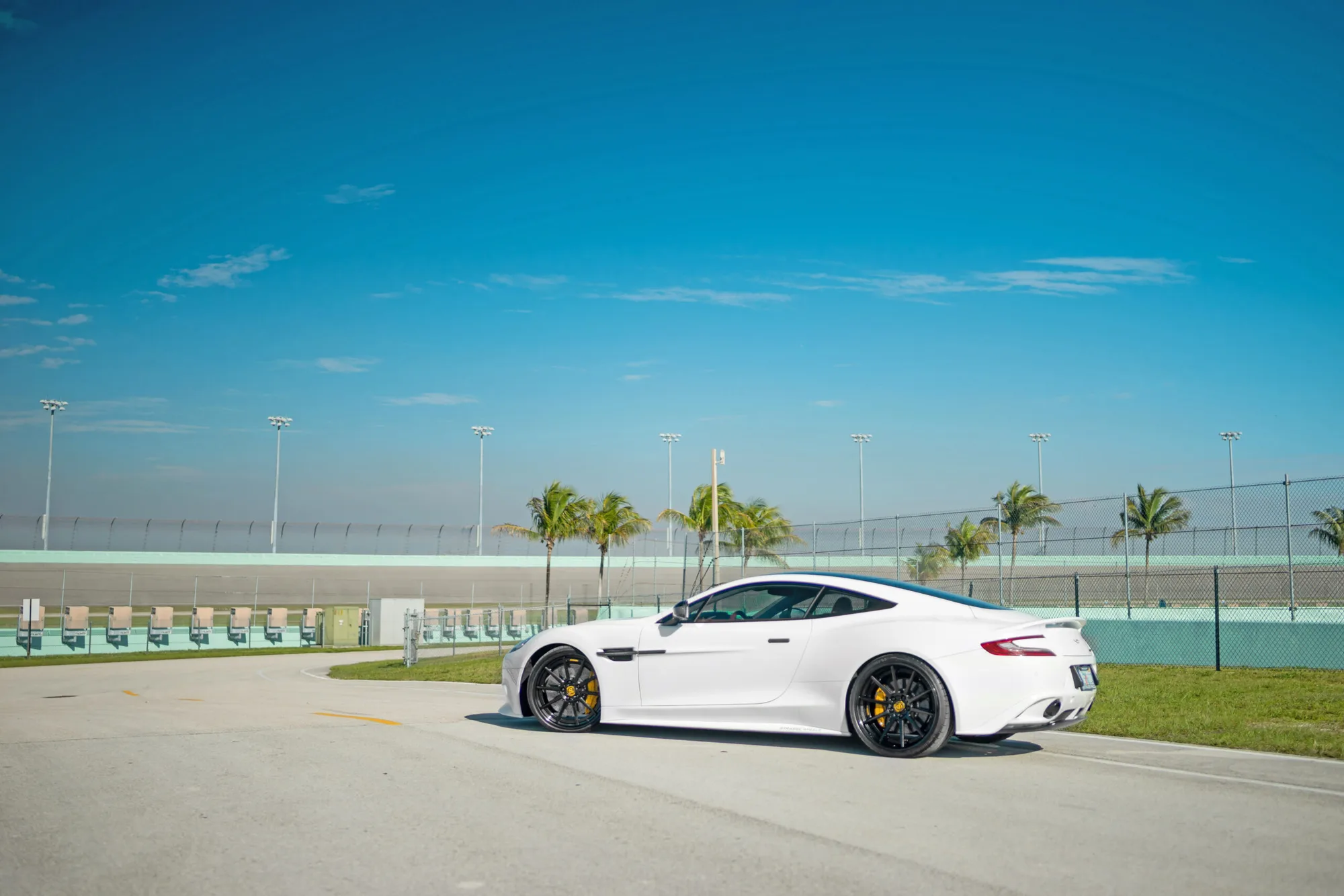 Strasse R10 Deep Concave FS on Aston Martin Vanquish (2012), photo 3