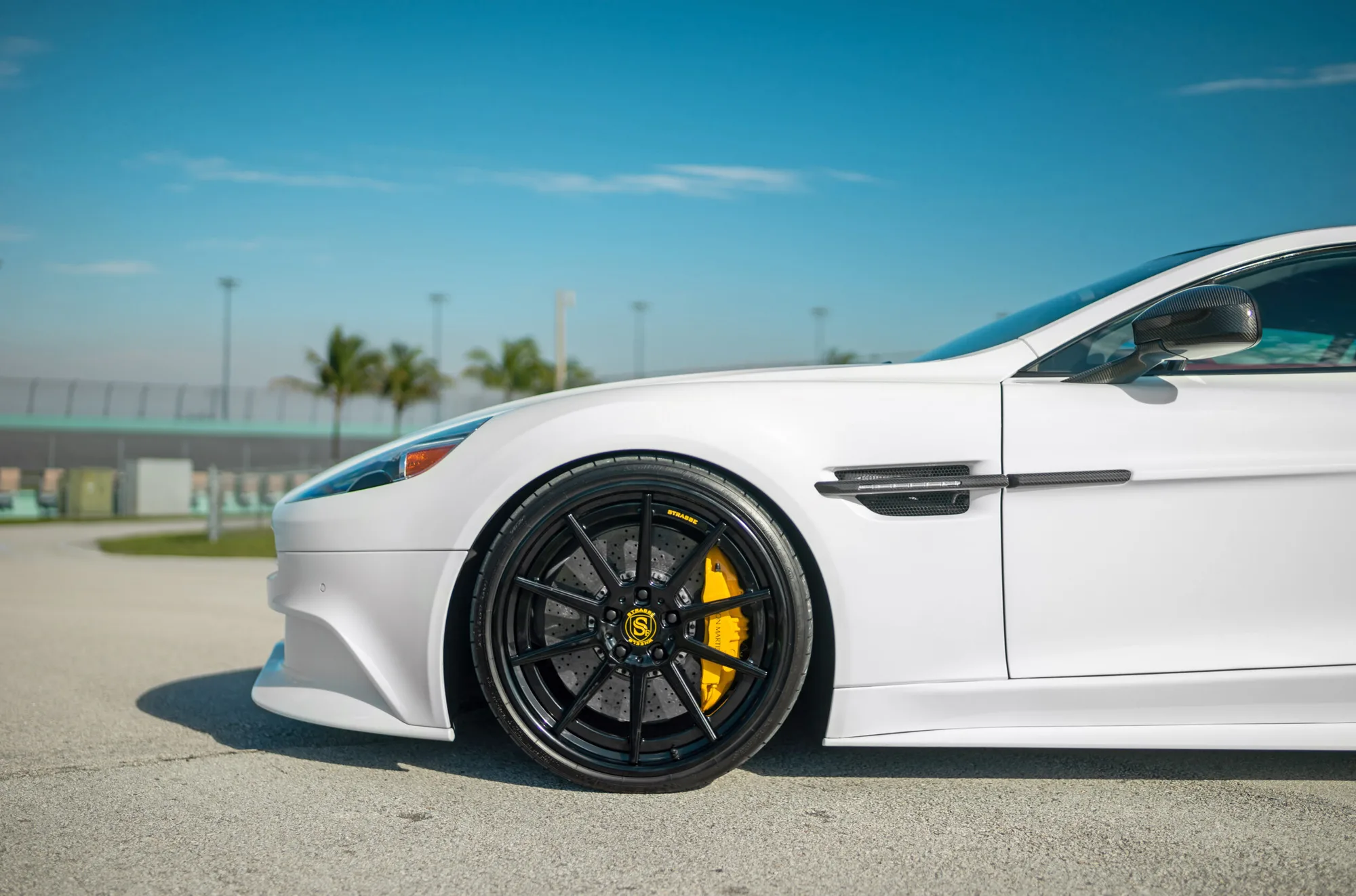 Strasse R10 Deep Concave FS on Aston Martin Vanquish (2012), photo 8