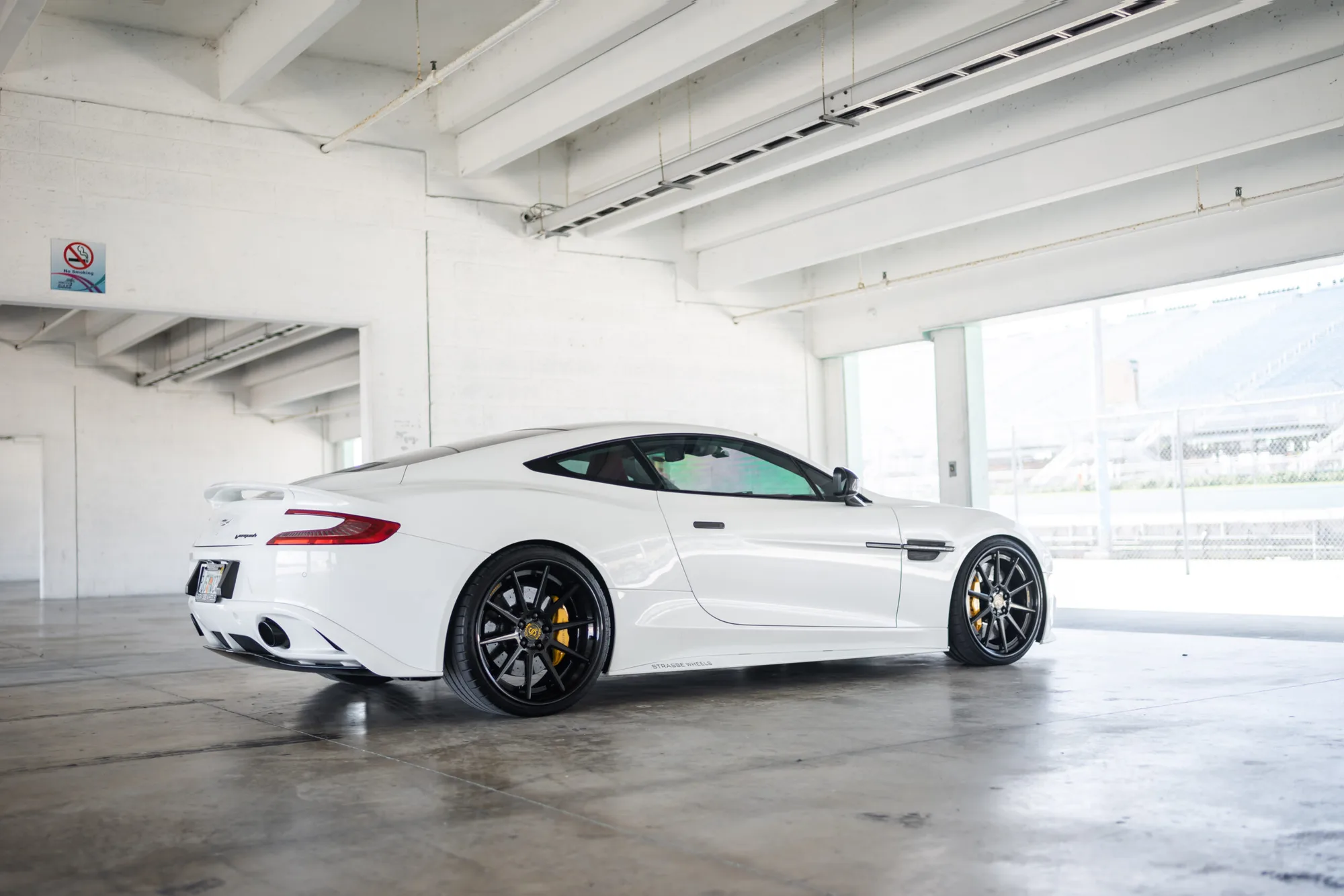 Strasse R10 Deep Concave FS on Aston Martin Vanquish (2012), photo 5