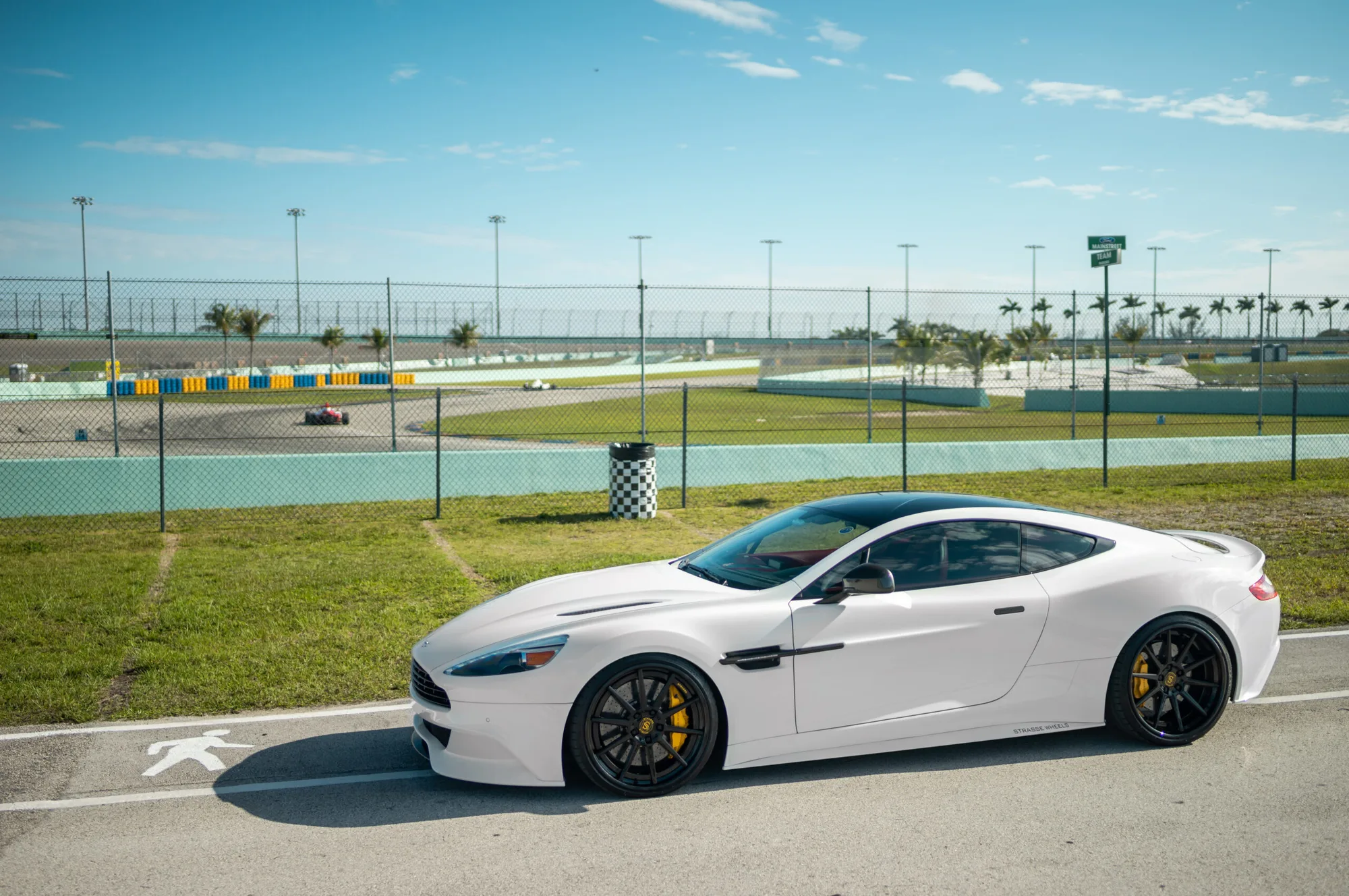 Strasse R10 Deep Concave FS on Aston Martin Vanquish (2012), photo 7