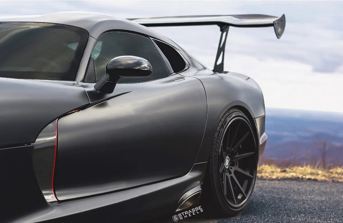Strasse R10 Deep Concave FS on Dodge Viper VX I (5th gen)