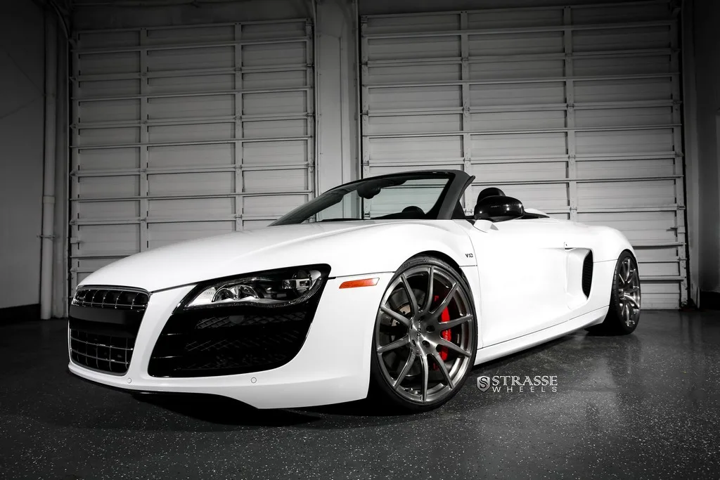 Strasse R10 Deep Concave Monoblock on Audi R8 Type 42.1