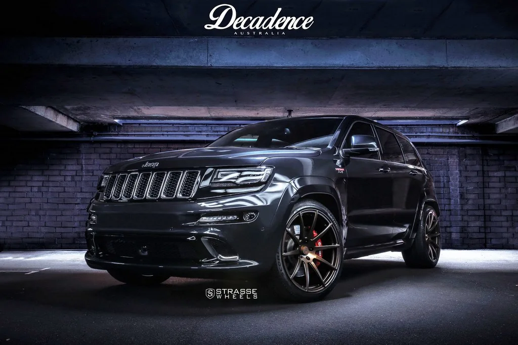 Strasse R10 Deep Concave Monoblock on Jeep Grand Cherokee WK2 (2011-2021)