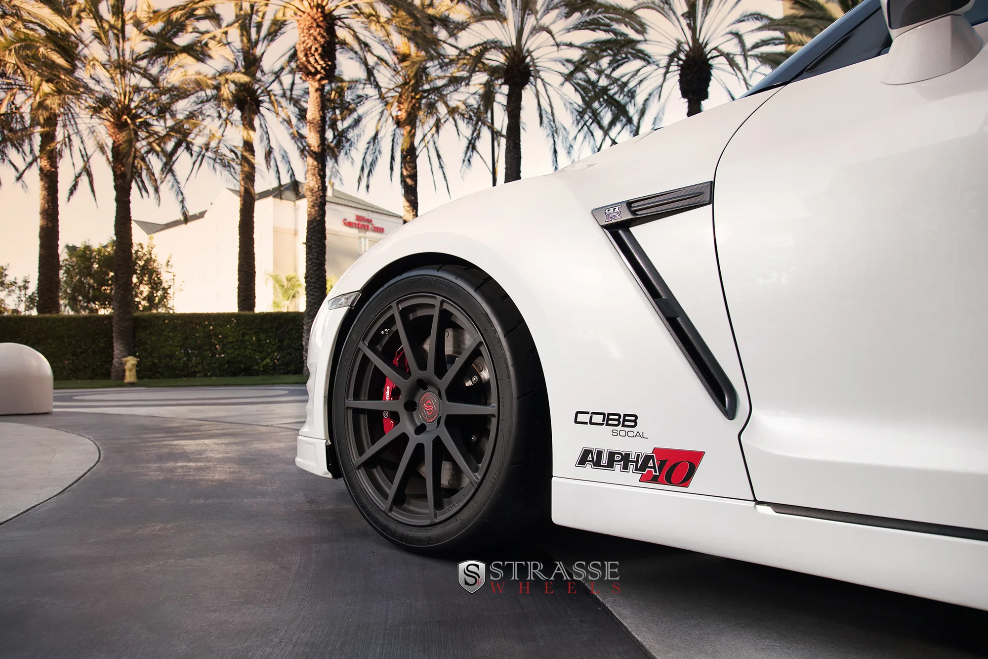 Strasse R10 Deep Concave Monoblock on Nissan GT-R R35.1