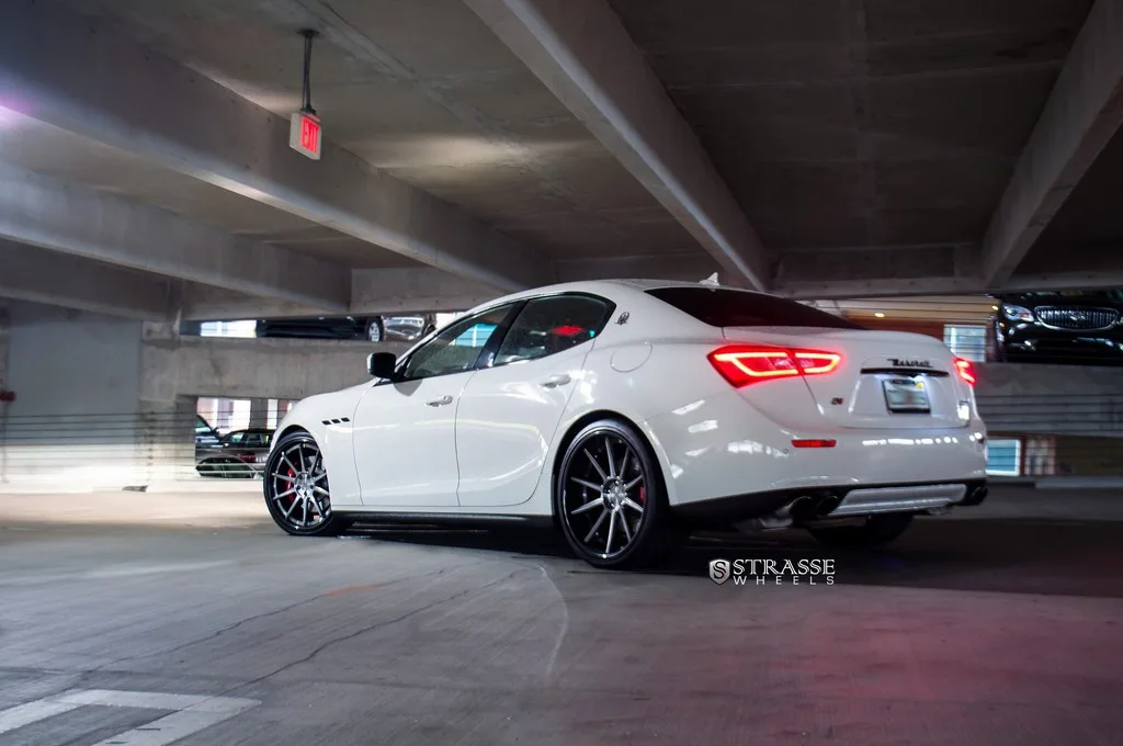 Strasse R10 Deep Concave on Maserati Ghibli Third Gen.2