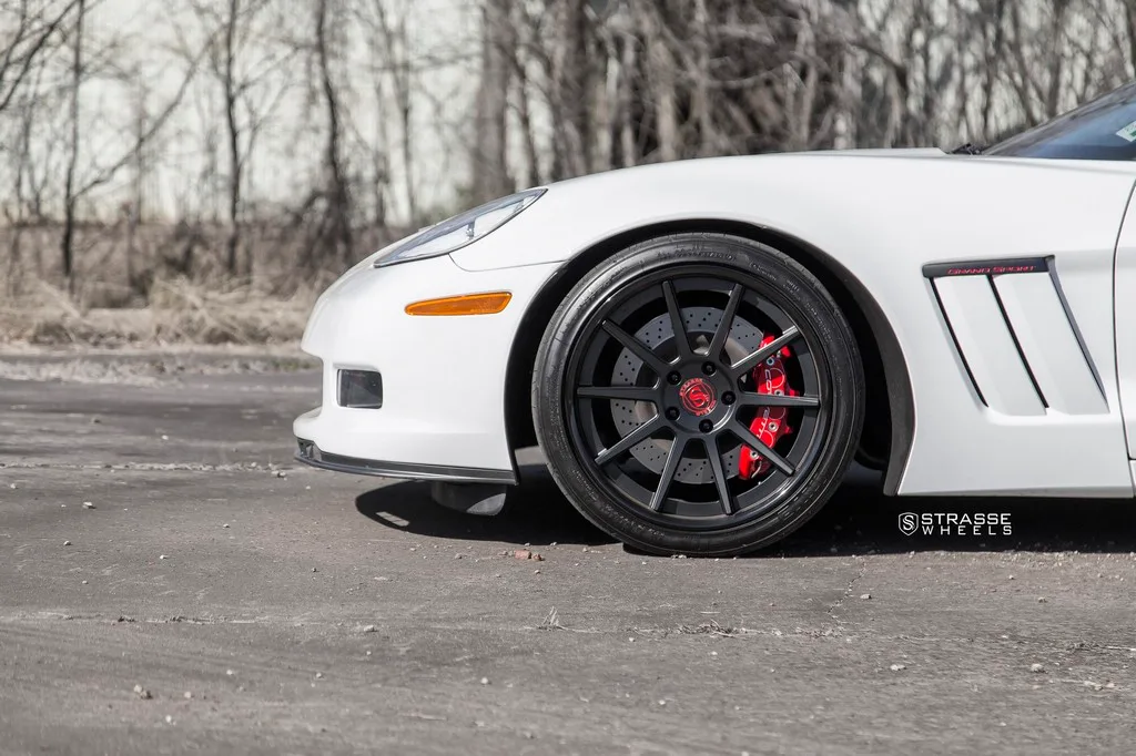 Strasse R10 Deep Concave on Chevrolet Corvette C6, photo 11