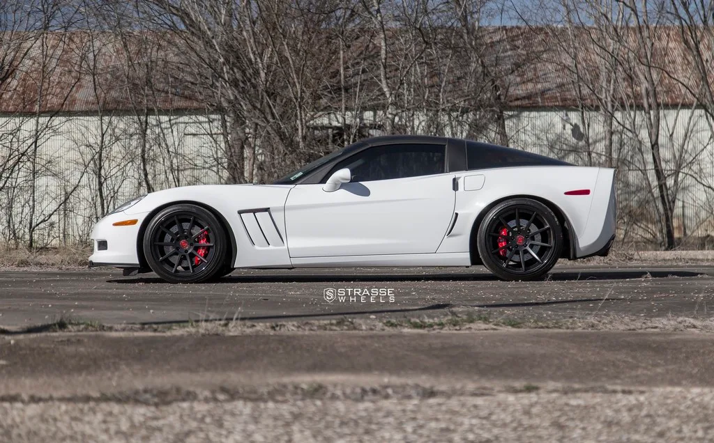 Strasse R10 Deep Concave on Chevrolet Corvette C6, photo 12