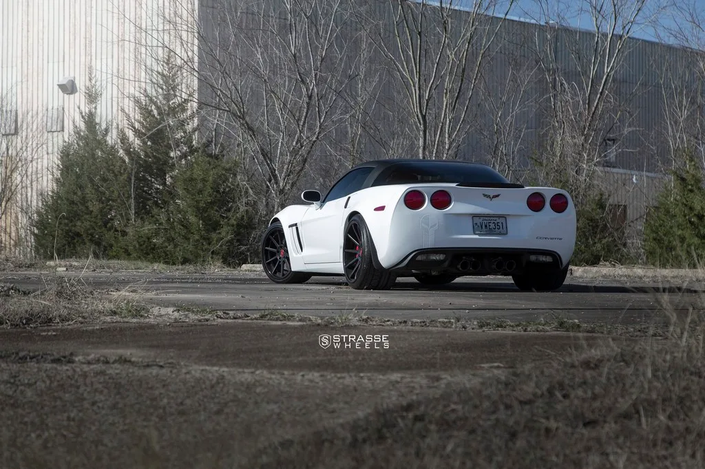 Strasse R10 Deep Concave on Chevrolet Corvette C6, photo 4