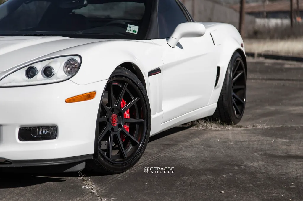 Strasse R10 Deep Concave on Chevrolet Corvette C6, photo 8