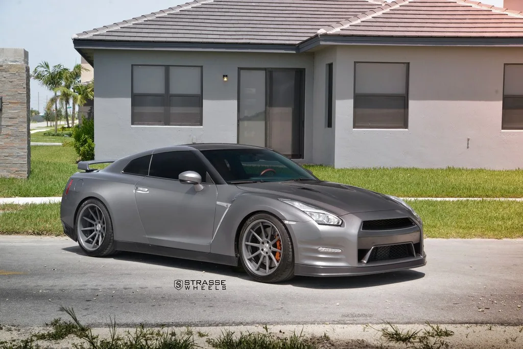 Strasse R10 Deep Concave on Nissan GT-R R35.2, photo 4