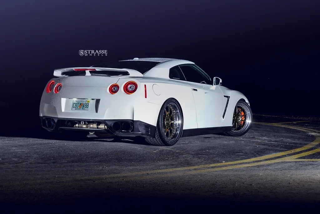 Strasse R10 Performance Series SM on Nissan GT-R R35.1, photo 3