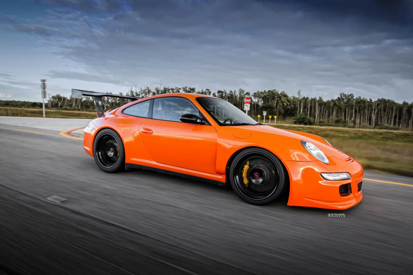 Strasse R10 Performance Series on Porsche 911 997.2