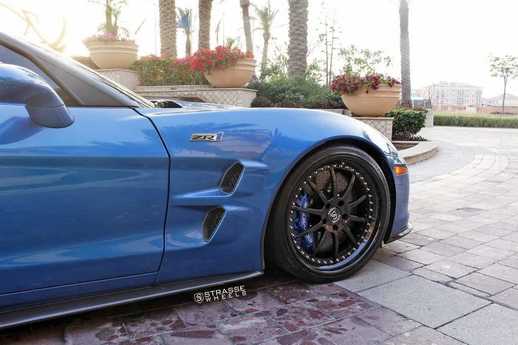 Strasse R10 Performance Series on Chevrolet Corvette C6, photo 9