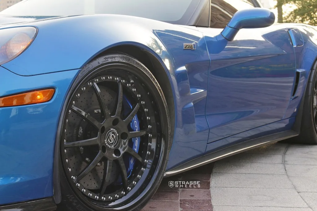 Strasse R10 Performance Series on Chevrolet Corvette C6