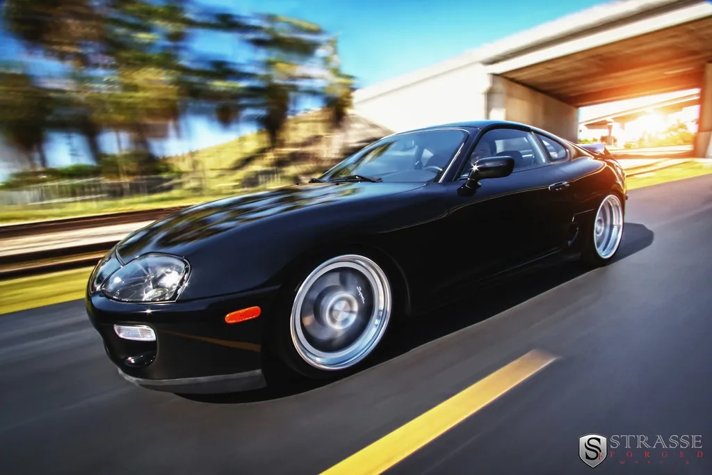 Strasse R10 Performance
