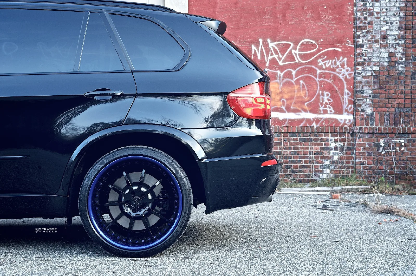 Strasse R10 Signature Series on BMW X5 M E70.2, photo 8